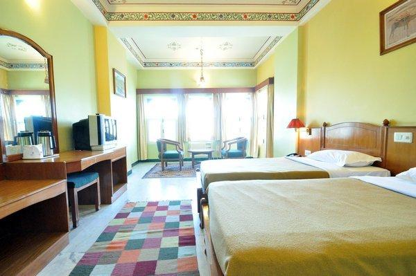 Hotel Sarovar